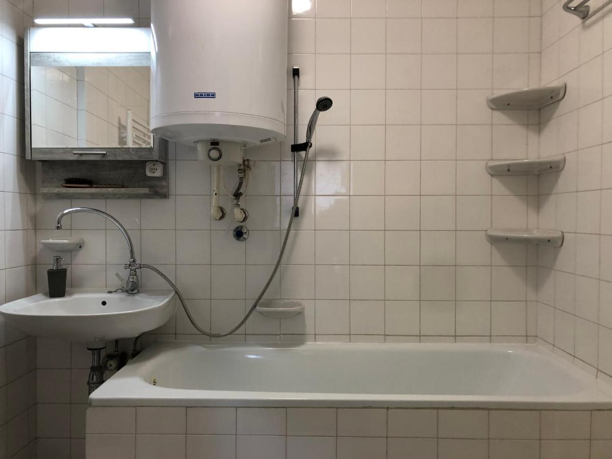 Happy Bunnies Apartman I - Gunarasfurdo Dombóvár Zewnętrze zdjęcie